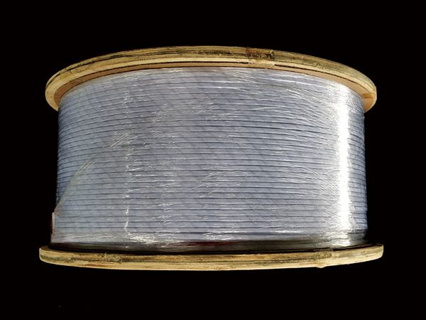 Нетканый материал/полиэфирная пленка, обернутая эмалированной плоской проволокой (медь/алюминий)